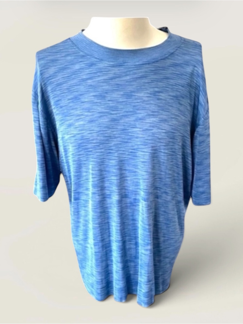 JHANE BARNES SILK SHORT SLEEVE T-SHIRT SIZE MEDIUM